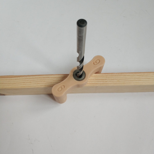 Кондуктор для свердління ДСП під шкант конфірмати самоцентруючийся 9мм Кондуктор для свердління ДСП під шкант конфірмати самоцентруючийся 9мм